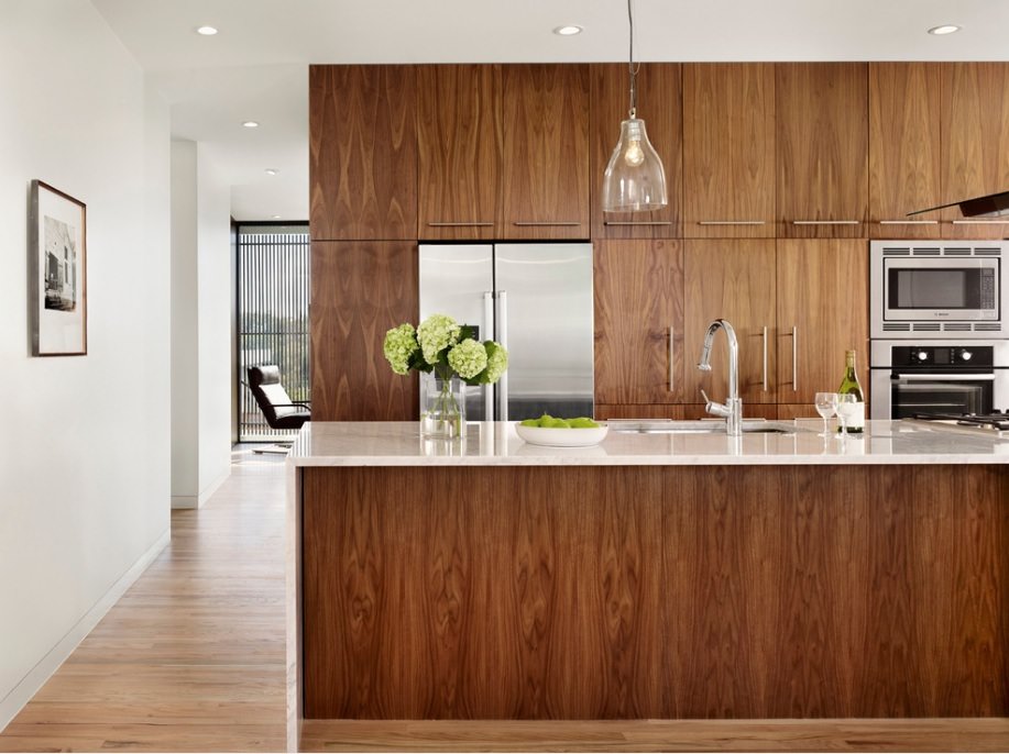 کابینت مدرن با طرح چوب در دکوراسیون آشپزخانه مدرن