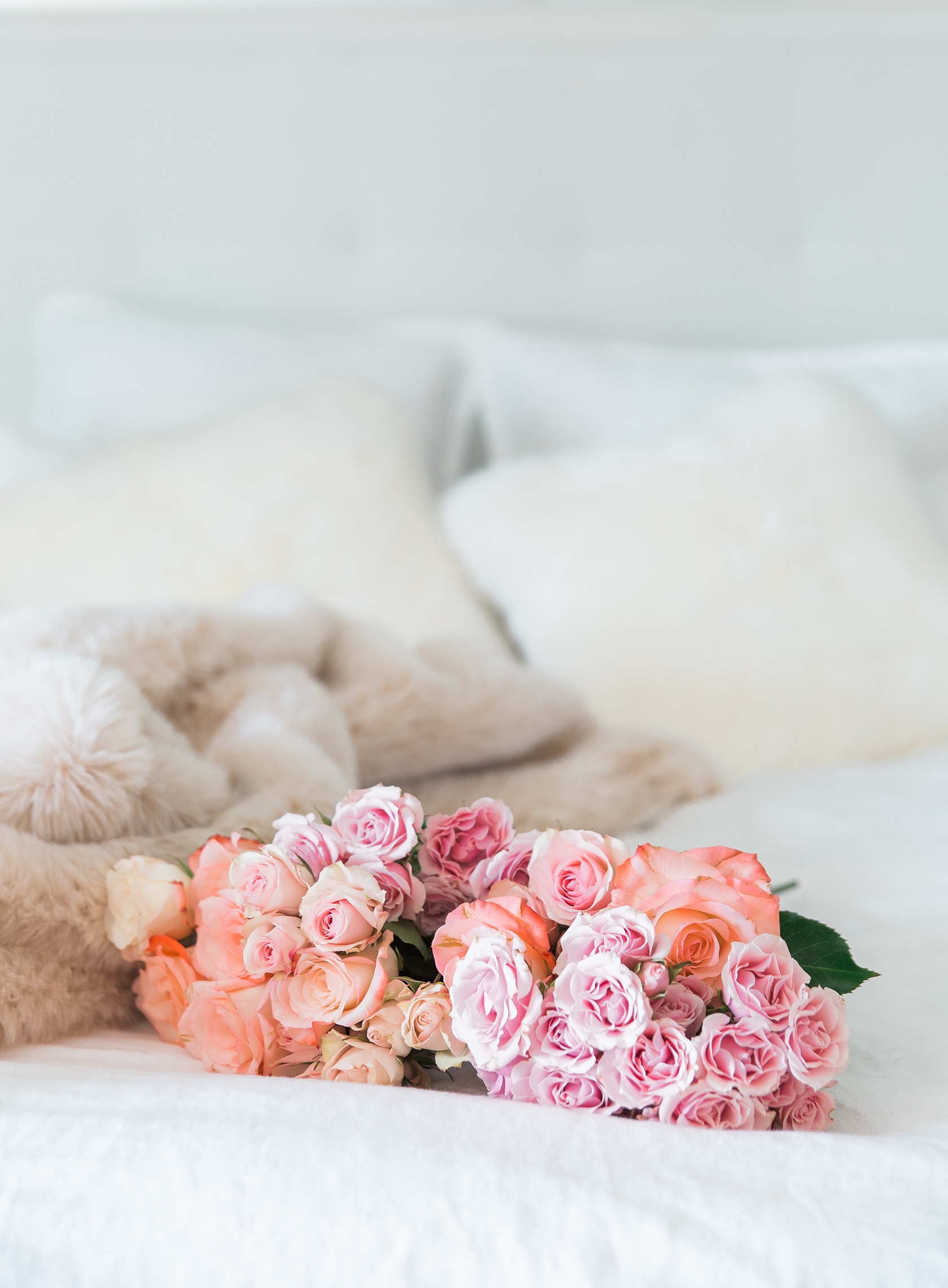 استفاده از دسته گل روی تخت عروس