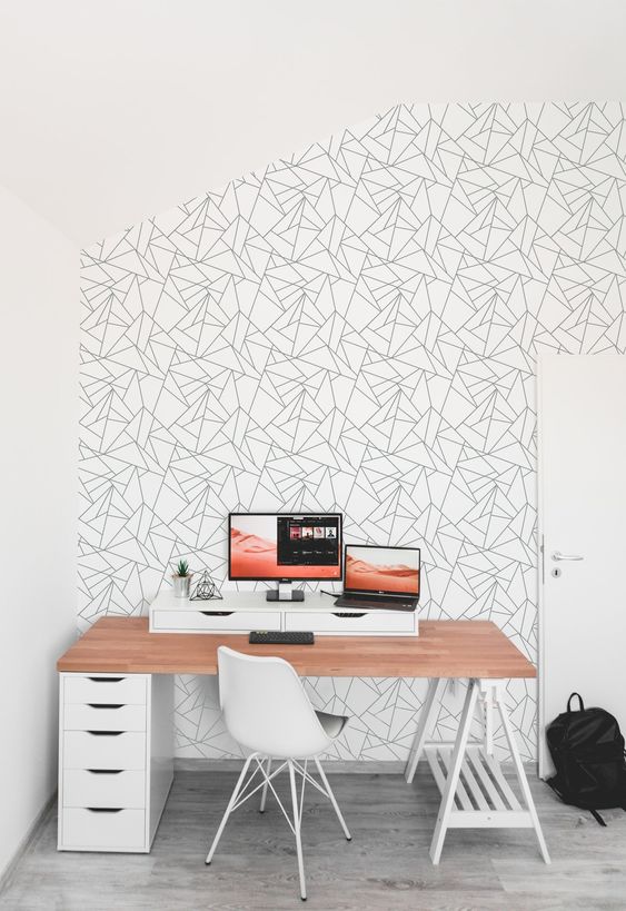 کاغذ دیواری اتاق نوجوان با طرح هندسی و رنگ سفید
