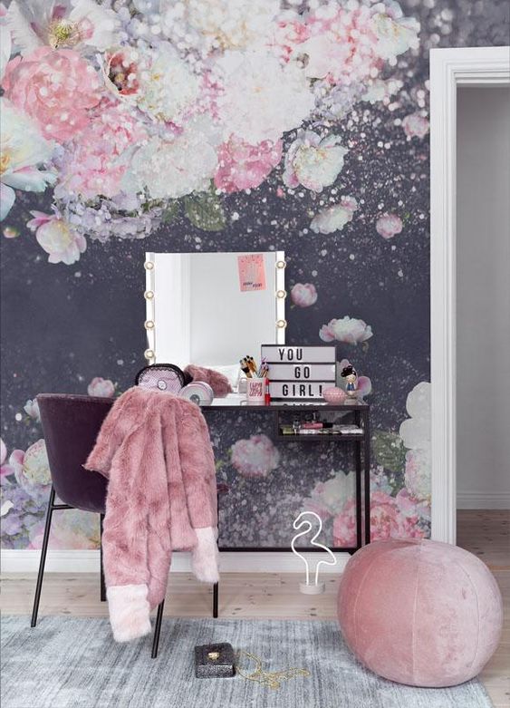 :کاغذ دیواری اتاق نوجوان دختر با طرح گل و رنگ سرمه ای