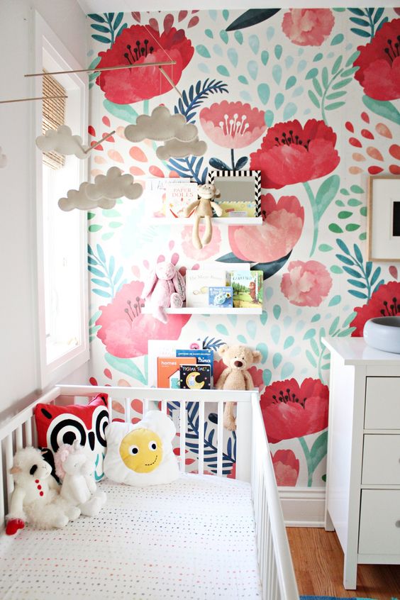 کاغذ دیواری اتاق کودک دختر با طرح گل و رنگ قرمز و سفید