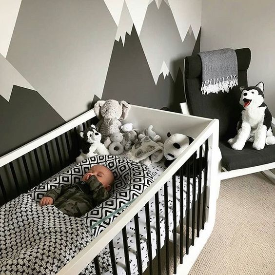 کاغذ دیواری اتاق نوزاد با طرح کوه و رنگ طوسی