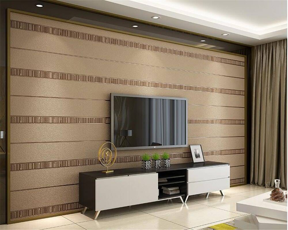 طراحی پشت تلویزیون با کاغذ دیواری قهوه ای طرح افقی