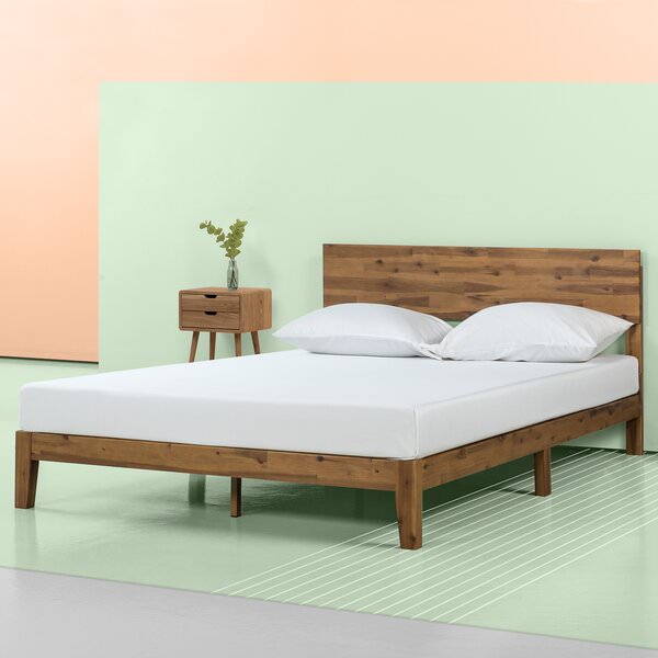 تخت خواب دو نفره ساخته شده از چوب سرو
