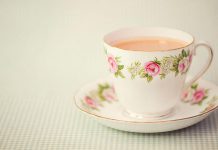 تصویر شاخص فنجان و استکان چای خوری