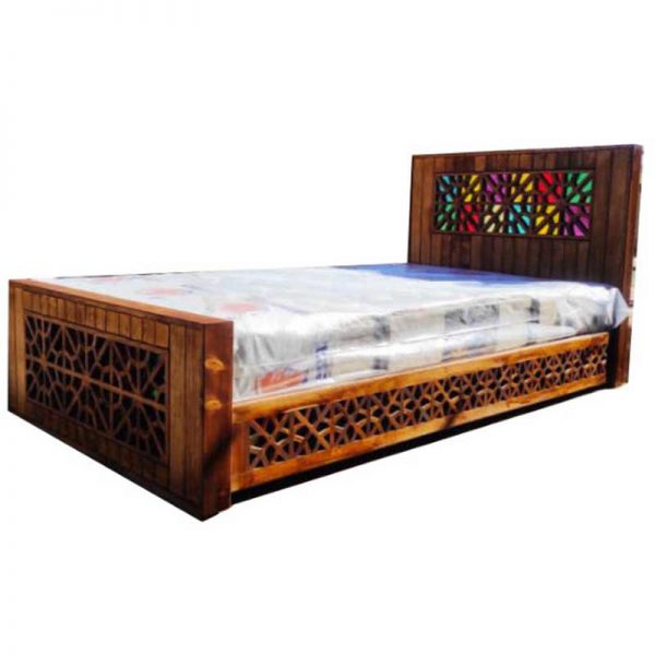 تخت خواب یک نفره چوب طبیعی روس با طراحی سنتی قهوه ای