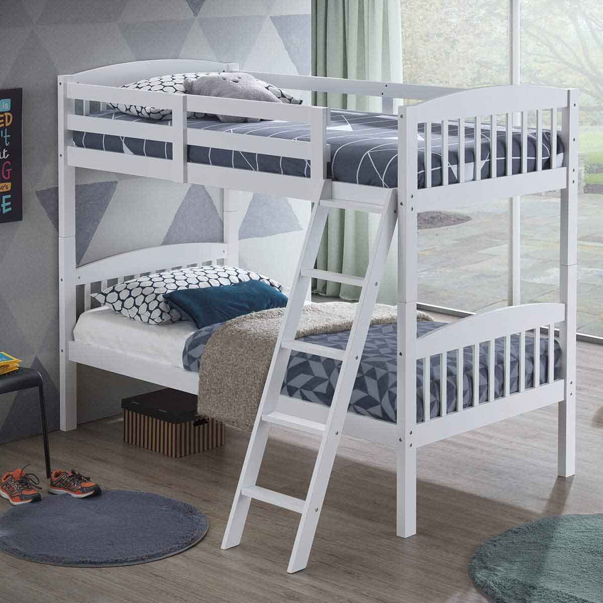 تخت خواب دو طبقه سفید چوبی با حفاظ تخت