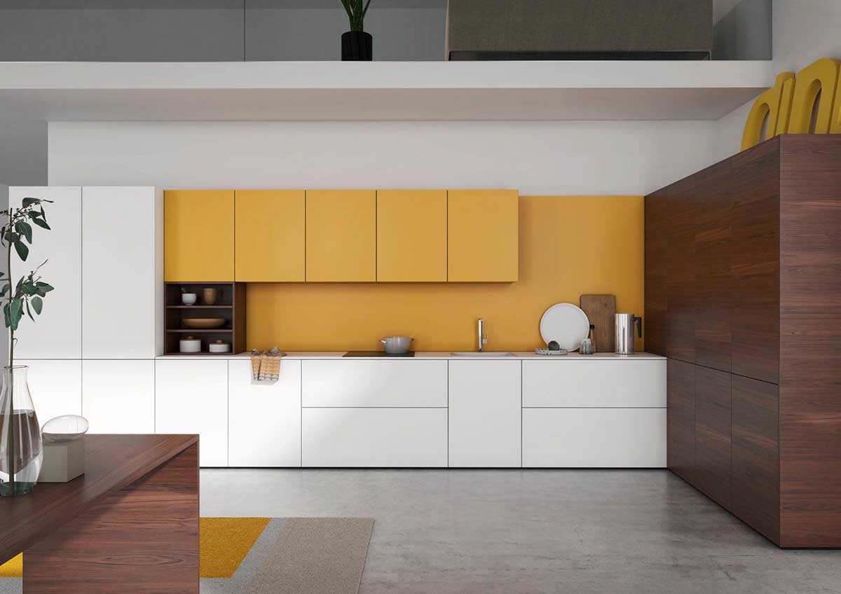 کابینت زرد و سفید و قهوه ای ام دی اف مات در دکوراسیون آشپزخانه مدرن بزرگ ال شکل