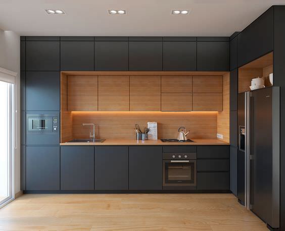 دکوراسیون مشکی آشپزخانه با کابینت های مشکی و رنگ چوب