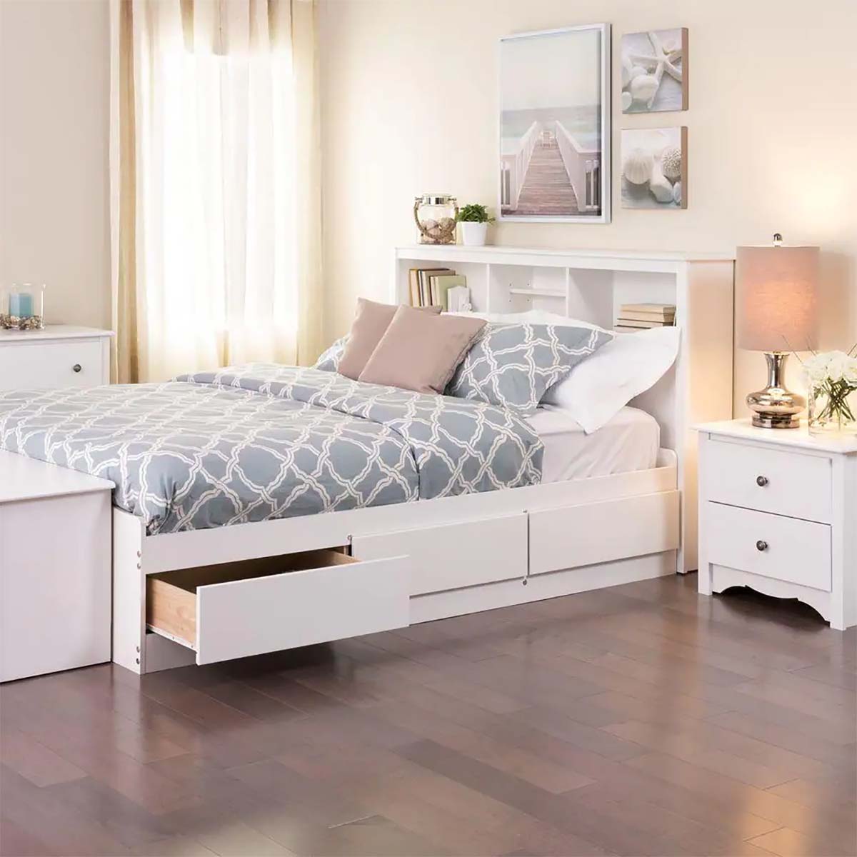 تخت خواب دو نفره کشودار چوبی سفید با تاج قفسه دار