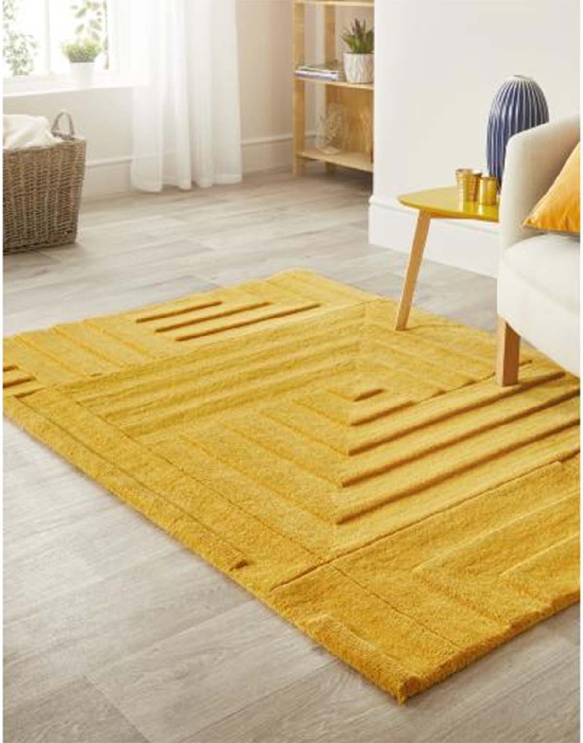 فرش مدرن و مینیمال زرد با طرح هندسی مربع 